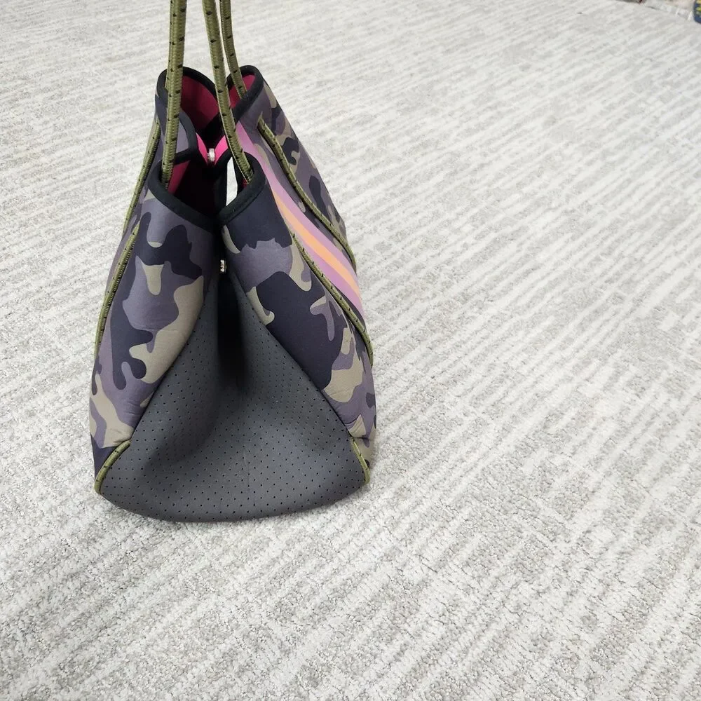 Neoprene large tote bag green camouflage